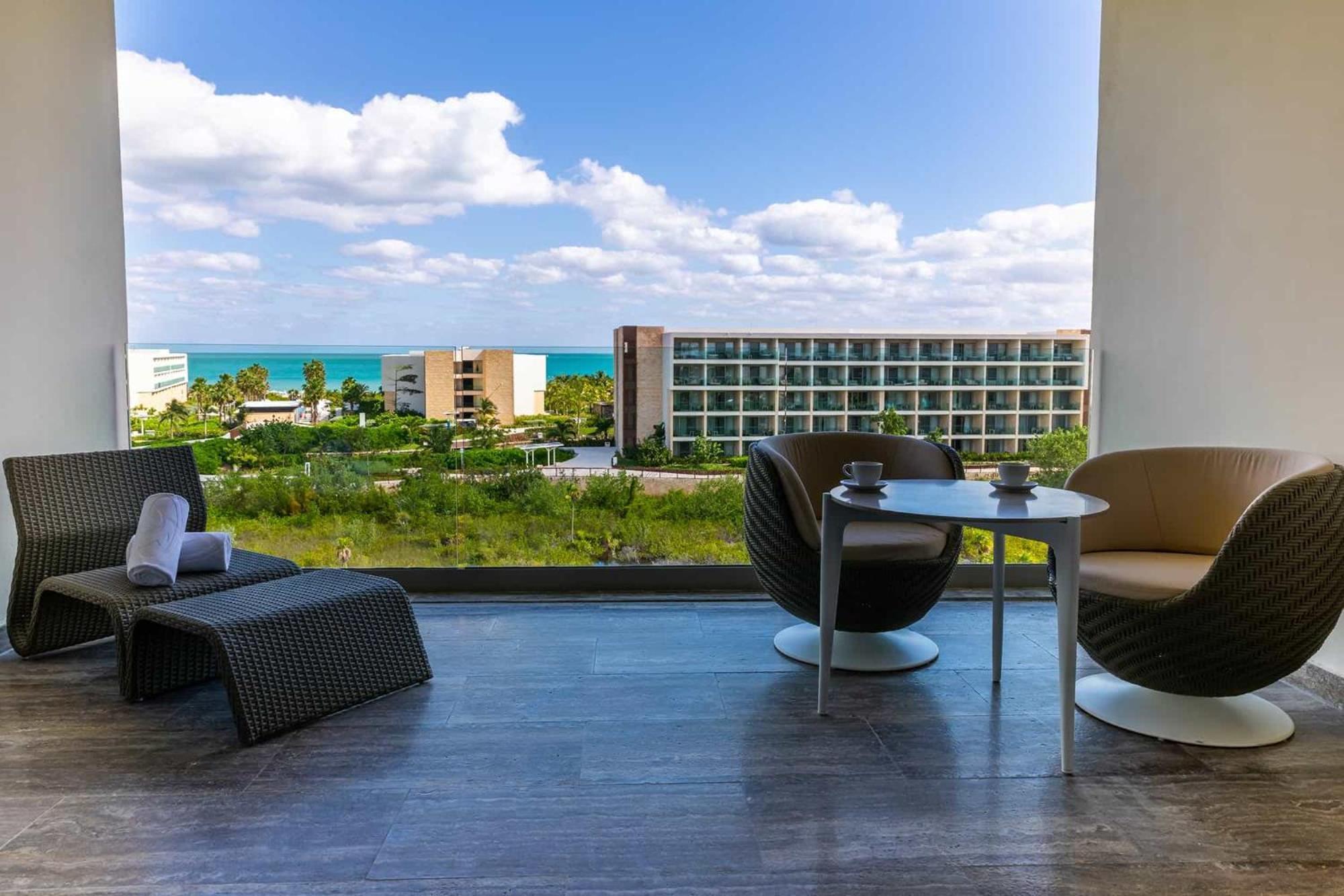 Junior Suite Poolside Ocean View,1214851186:JPEG