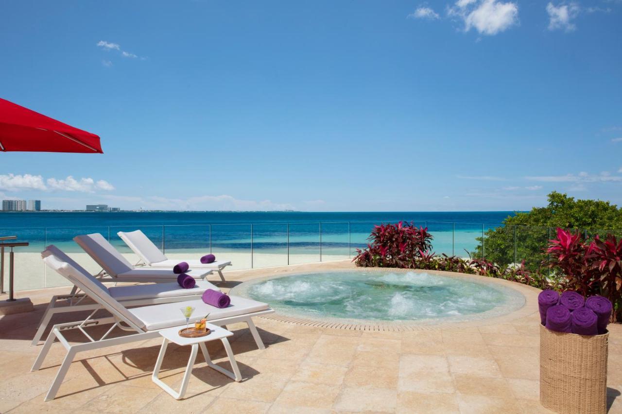 Xhale club Junior Suite upper Ocean Front King