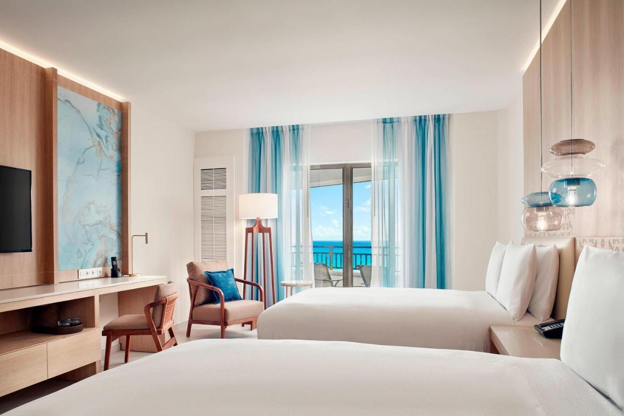 Club Level Premium Ocean View Deluxe King Balcony
