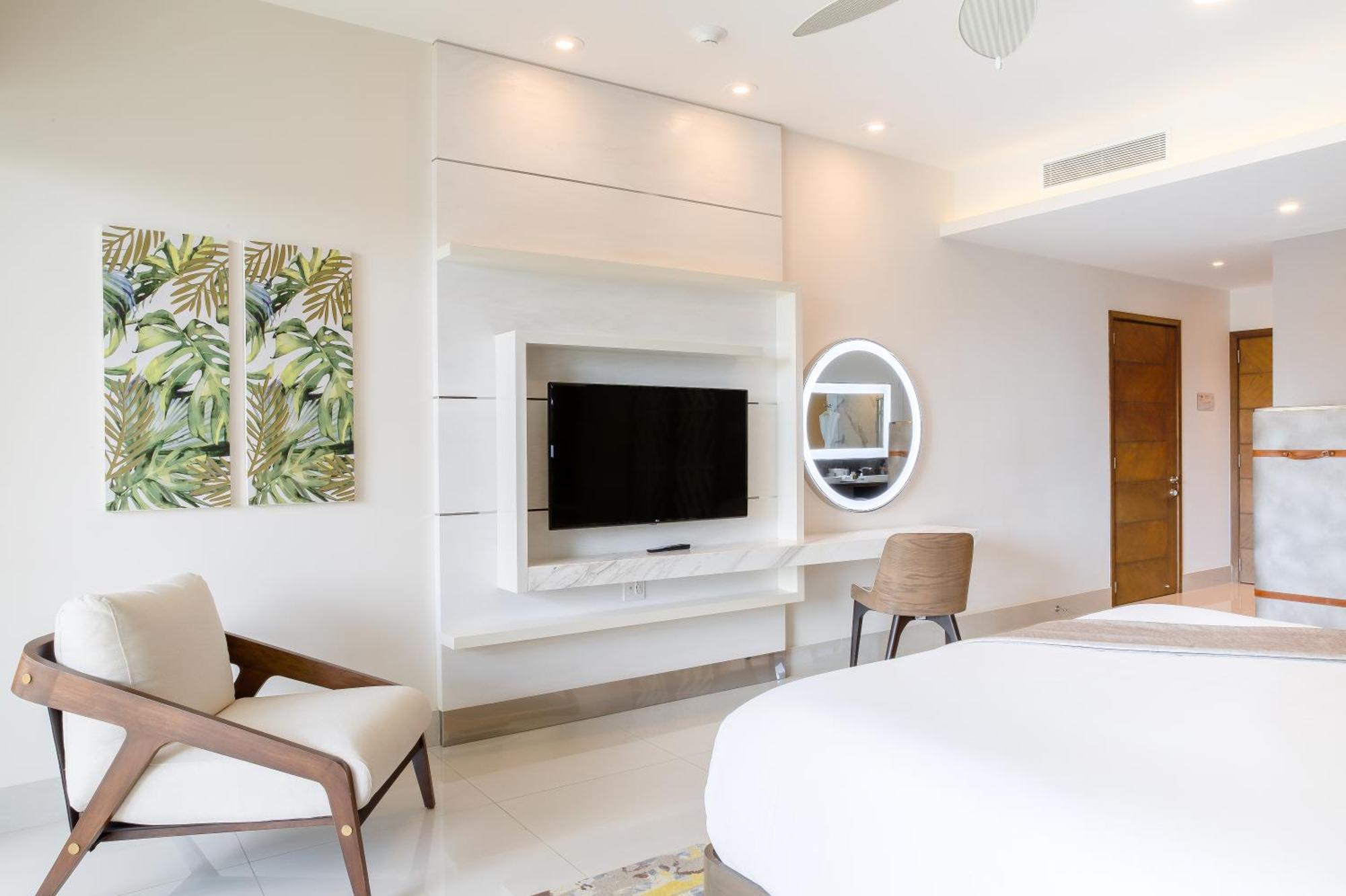 Junior Suite 1 King Bed,1601752504:JPEG