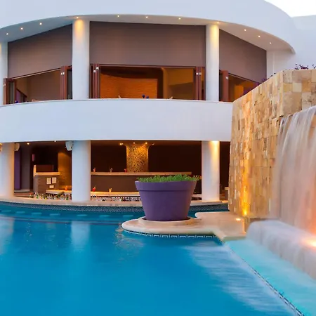 Altitude At Krystal Grand Cancun-3